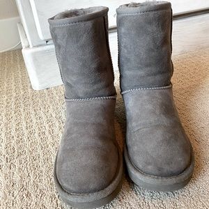 UGG Classic Short Boot
